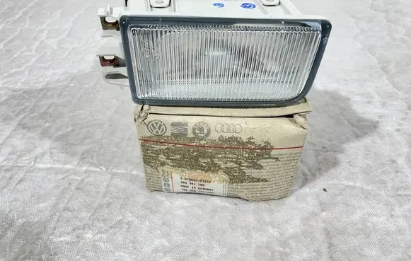 Volkswagen PASSAT B4 Front fog light 3A0941700 1NA006790025