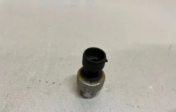 Opel Astra J Air conditioning (A/C) pressure sensor 