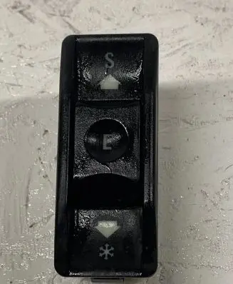 Traction control (ASR) switch