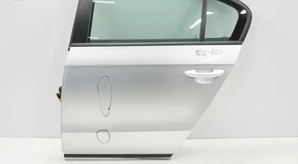 Volkswagen PASSAT B7 Rear door B7140726DLT