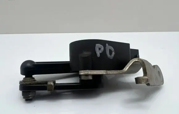 BMW 7 F01 F02 F03 F04 Headlight/headlamp level sensor 6860843 25916010