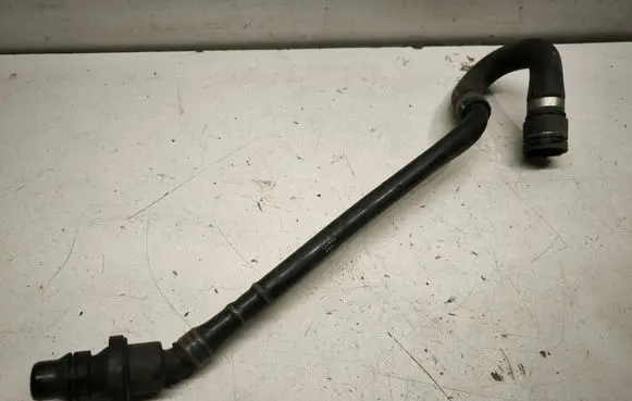 Mercedes-Benz C W205 Engine coolant pipe/hose A2642002001