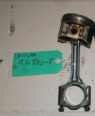 Nissan Juke I F15 Piston with connecting rod 