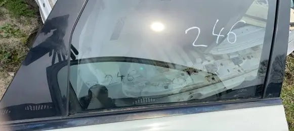 Mercedes-Benz B W246 W242 Rear vent window glass 43R-006723