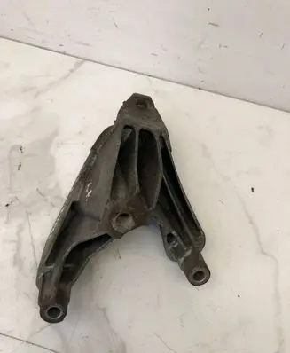 Audi A4 S4 B8 8K Engine mounting bracket 8K0199307