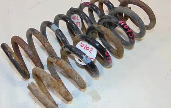 Mercedes-Benz C W202 Rear coil spring A2023241704