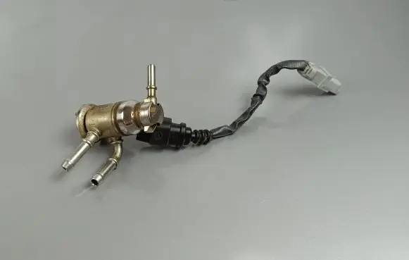 Nissan X-Trail T32 AdBlue injector 208997970R