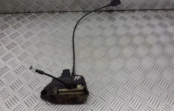 Renault Megane II Front door lock