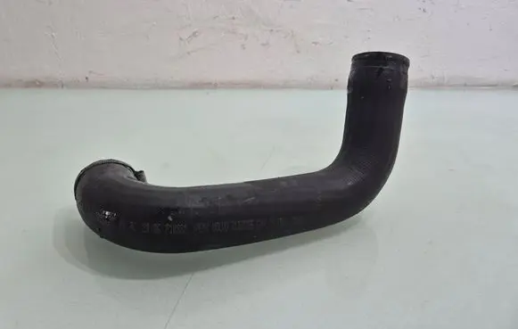 Volvo V40 Intercooler hose/pipe 31338095