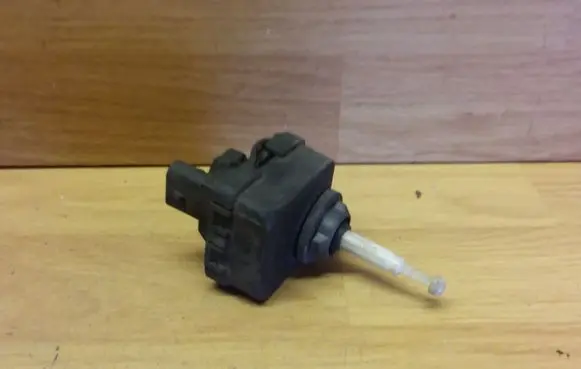Opel Astra F Headlight level adjustment motor 0307852300