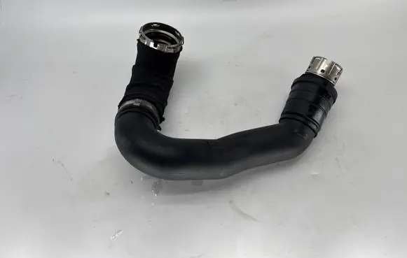 Jaguar XE Intercooler hose/pipe M8A26N650B X8A26N650BC