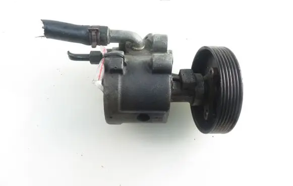 Renault Scenic I Power steering pump 7846075