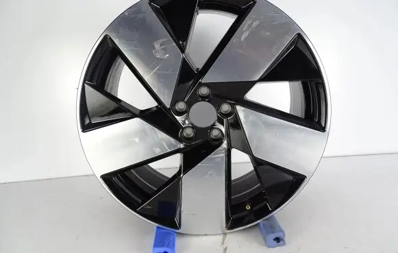 Volvo XC40 Original wheel cap 32143629