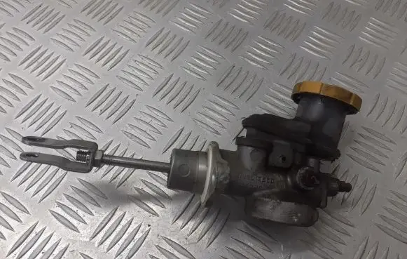 Subaru Forester SH Clutch slave cylinder 