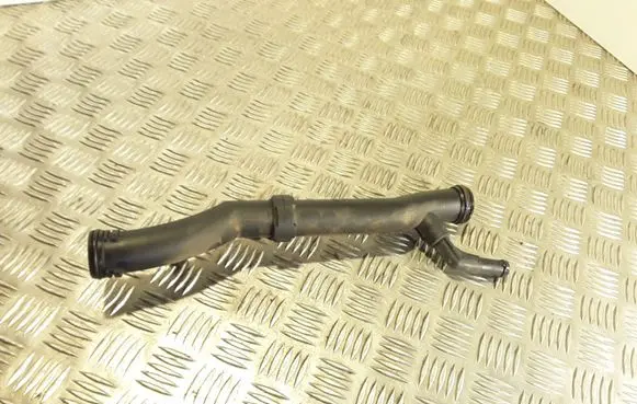 Volkswagen Touran II Engine coolant pipe/hose