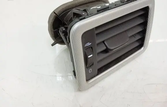 Volvo V70 Dashboard side air vent grill/cover trim 30755183 30755177