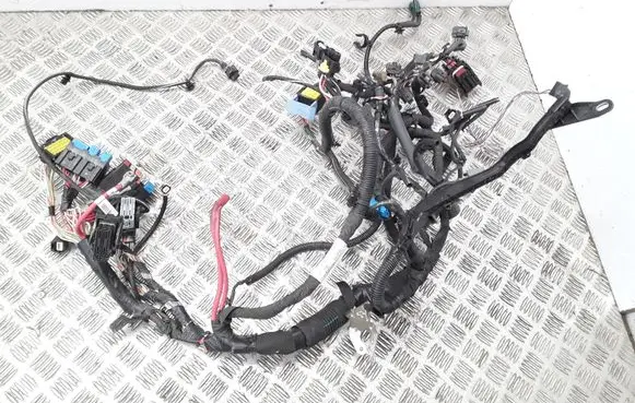 Renault Captur Engine installation wiring loom 240115929R 240115929