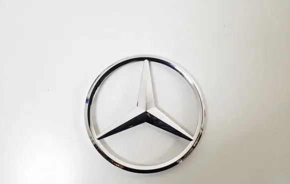 Manufacturer badge logo/emblem