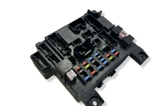 Mitsubishi Outlander Fuse module 8637A644 51945JS03 5001055621