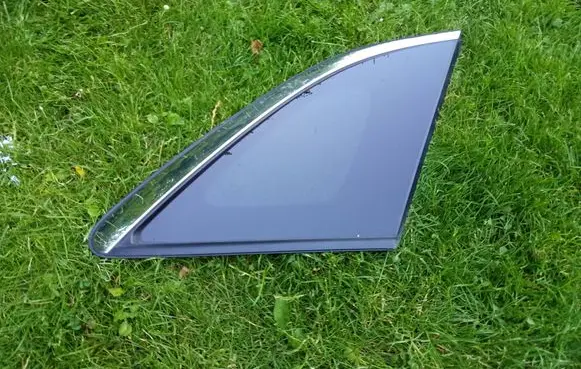KIA Niro Rear side window