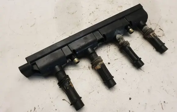 Opel Zafira B High voltage ignition coil 55579072 3J09013451