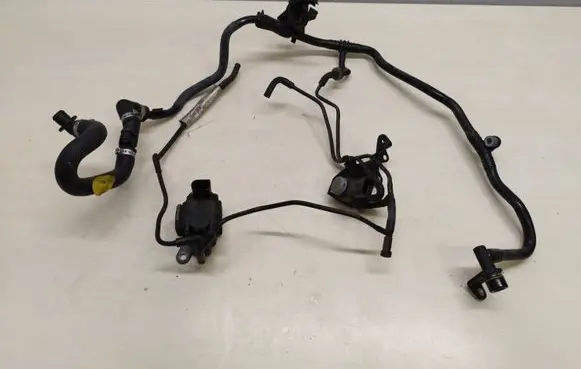 Audi A8 S8 D4 4H Vacuum line/pipe/hose 4H0611931F