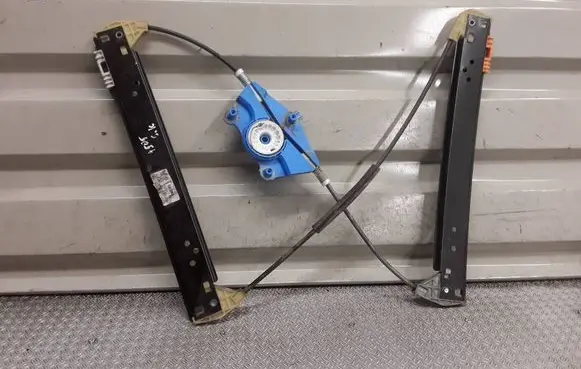 Porsche Cayenne (9PA) Rear window lifting mechanism without motor 