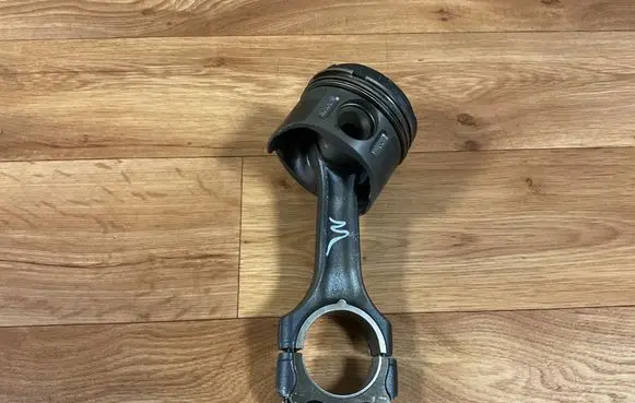 Mercedes-Benz ML W163 Piston with connecting rod R58854