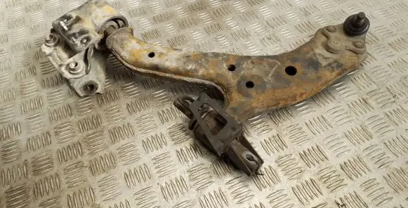 Honda CR-V Front lower control arm/wishbone