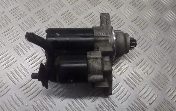 Skoda Fabia Mk1 (6Y) Starter motor 0001120400