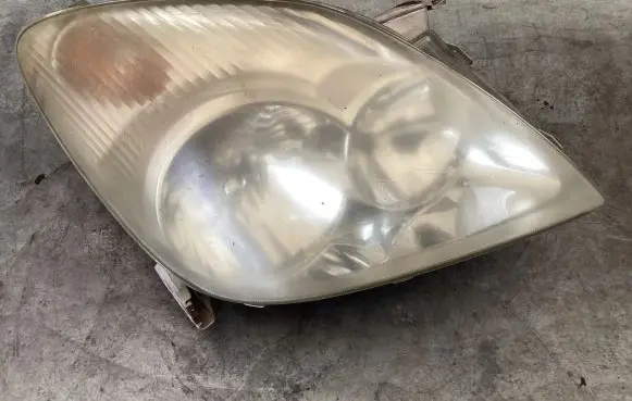 Toyota Corolla Verso E121 Headlight/headlamp