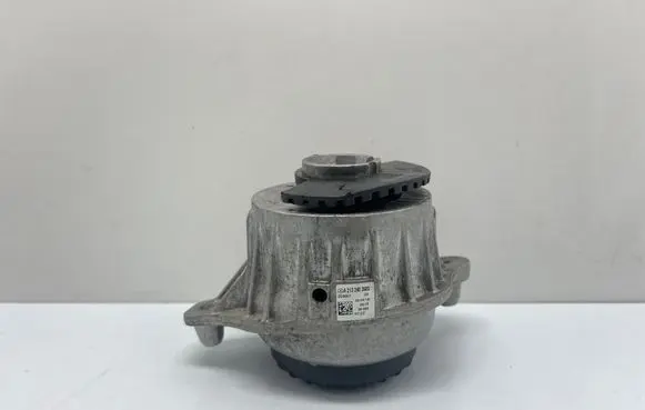 Engine mount bracket