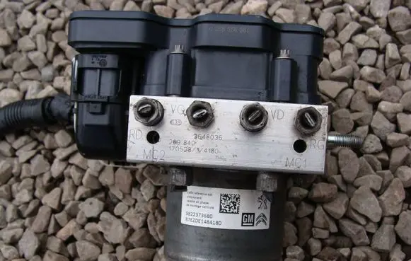 Citroen C3 ABS Pump 9822373680