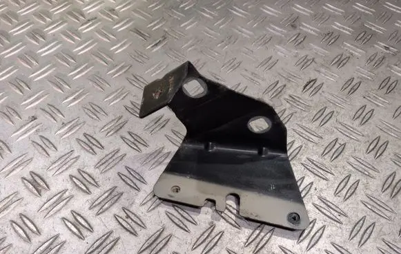 Opel Vivaro Fender mounting bracket 47903R