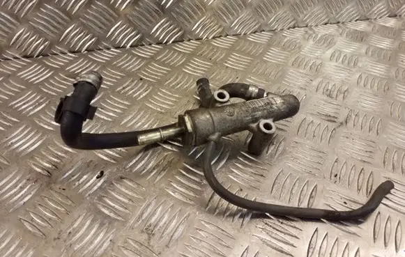 Opel Vectra C Fuel pressure regulator 000551963330