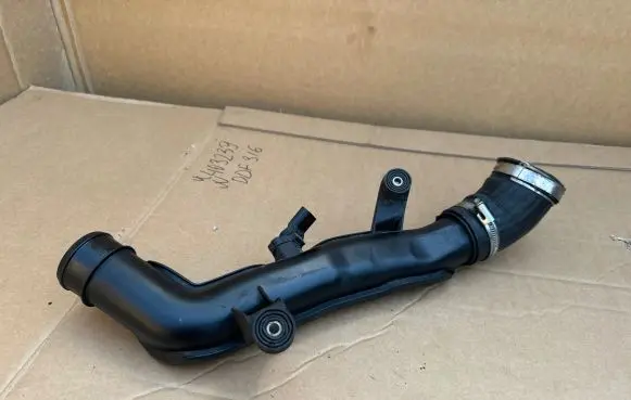 Audi TT TTS Mk2 Intercooler hose/pipe 1K0145762AQ 1K0145762AE 3C0145762AH