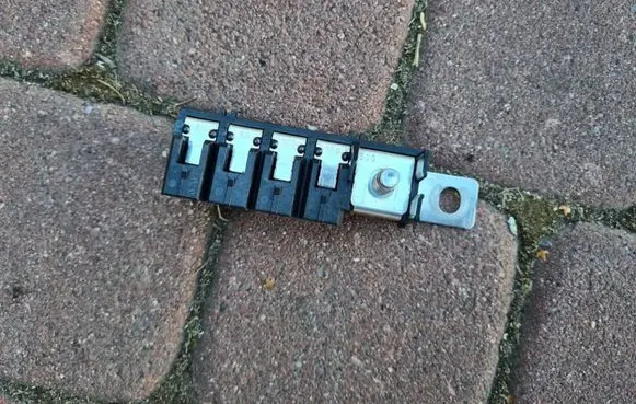 Opel Insignia B Tailgate opening switch 22939387
