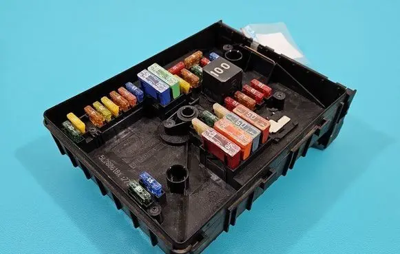 Volkswagen Caddy Fuse box set 1K0937629C IMPRK1363107