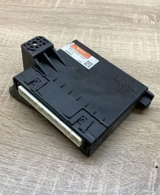 Toyota Auris 150 Other control units/modules 8865002430 MB1776003703