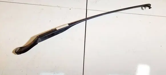 Front wiper blade arm