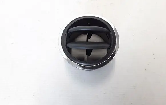 Dacia Sandero Dash center air vent grill 8200464605