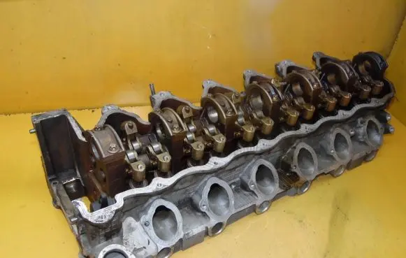 Mercedes-Benz S W221 Engine head R2750160501
