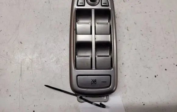 Jaguar XF X250 Electric window control switch 8X2314540AE