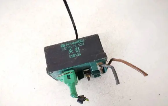 Peugeot 607 Glow plug pre-heat relay 598138