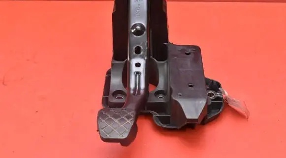 Seat Ibiza IV (6J,6P) Accelerator throttle pedal 6R1721058D