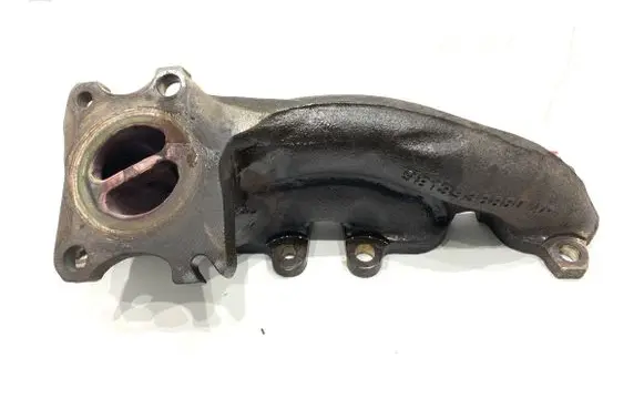 Peugeot 3008 II Exhaust manifold 9813936880
