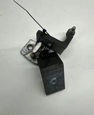 BMW X6 E71 Front door hinge set A04657 7068074 FS03D2