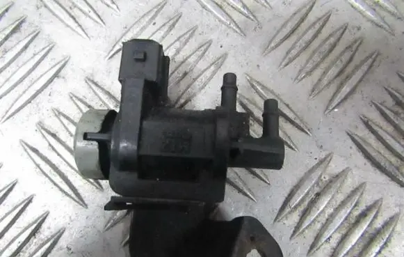 Audi A4 S4 B6 8E 8H Turbo solenoid valve 1j0906283a