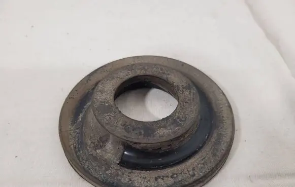 Skoda Octavia Mk2 (1Z) Front coil spring rubber mount 1K0512149B