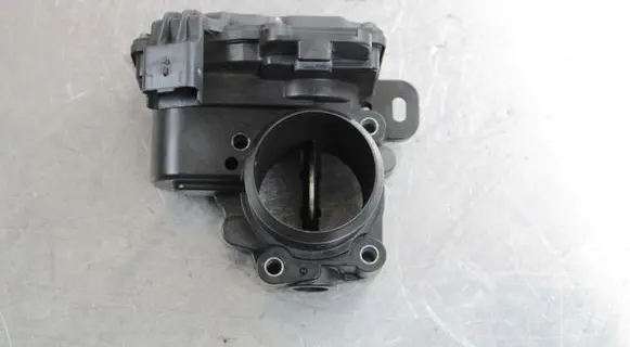 Ford C-MAX II Throttle valve 9806625280